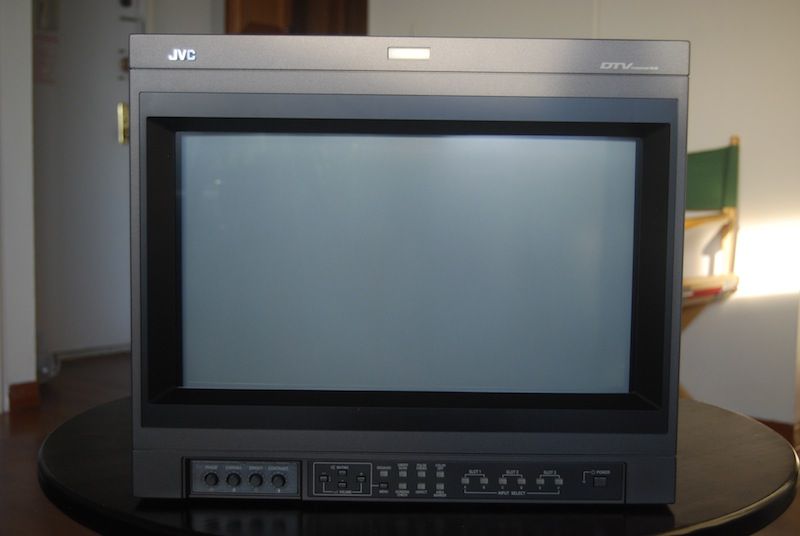 FS: JVC DT-V1910CGU Professional 19 FS: JVC DT-V1910CGU Professional 19